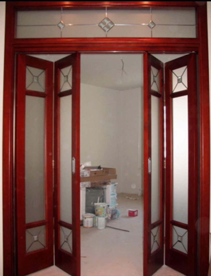 Дверь гармошка с декоративными стеклянными вставками Химки