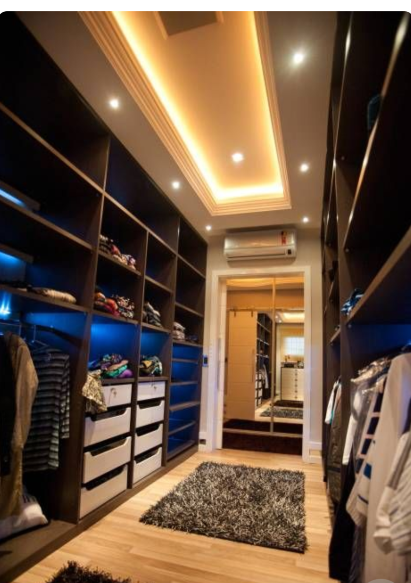 Большая открытая гардеробная комната с комбинированным наполнением Химки
